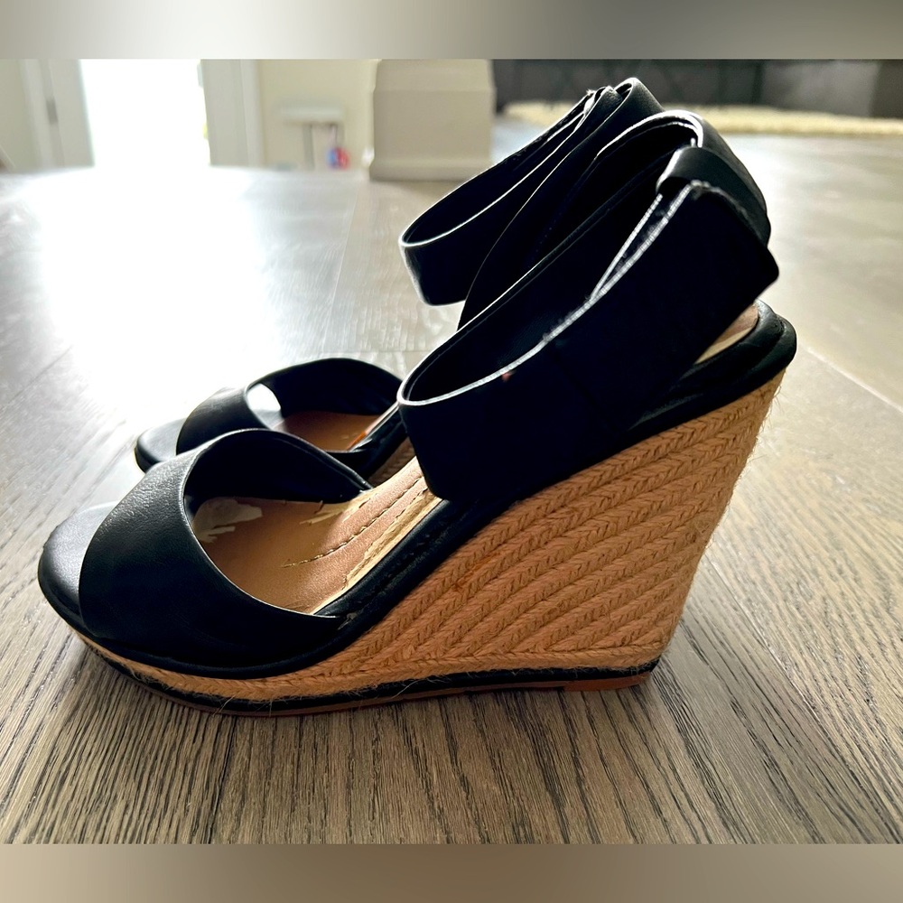 Black wedge heels